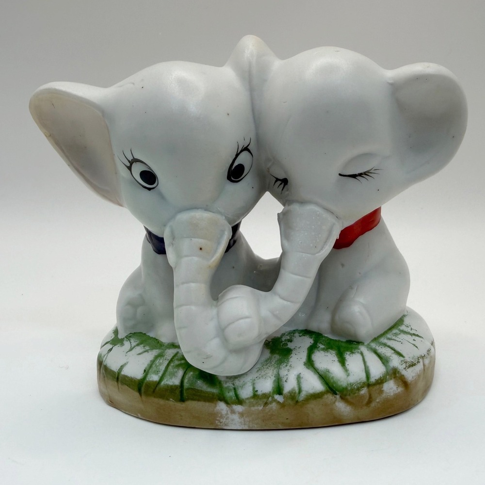 Vintage Ceramic Kissing Elephants Figurine Intertwined Trunks Couple MCM Kitsch